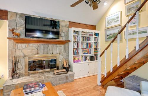 Lake Sequoyah Casa | Smallwood Cute Highlands Home with Screened Porch!
