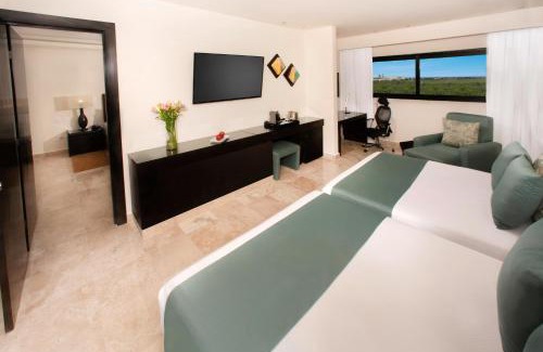 Área de la avenida Tulum Hotel | Smart Cancun the Urban Oasis