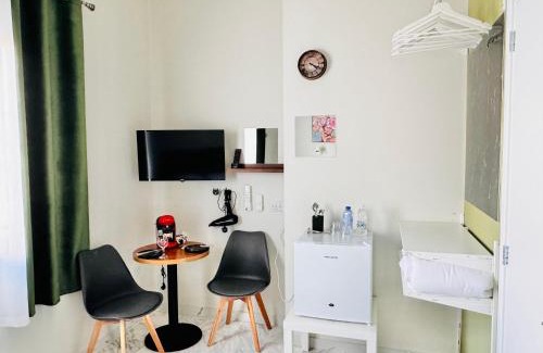 Historical Center Apartamento | Smart Comfort RoomN2 with Private Bathroom in best Location Beach 250m