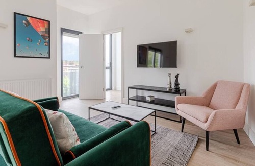 Windlesham Apartamento | Smart, Easy and Hassle-Free Two-Bed - Stylish!