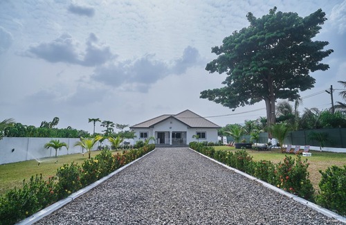 Nungua Casa | Smart Eco-Home with ambient gardens, smart features and great mountain views.