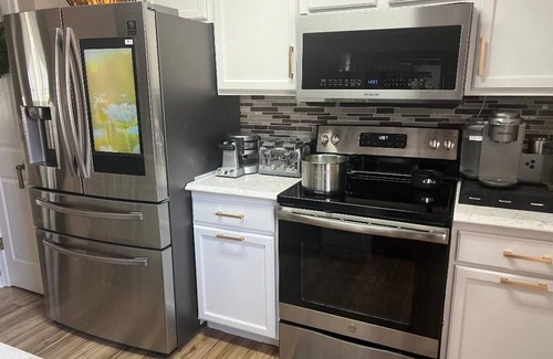 Columbia Casa | Smart home, entire Loft, 3 bedroom, 2 bath