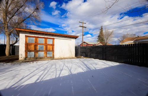 Elyria Swansea Villa | Smart House [HotTub/Pets/420]