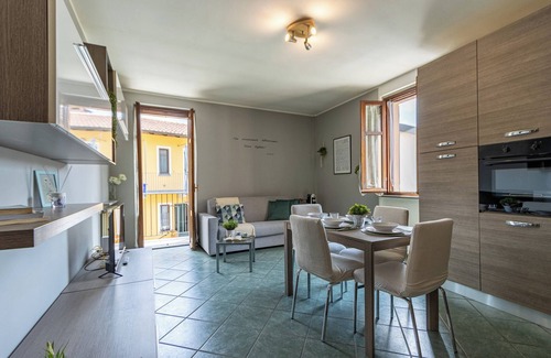 Castelletto Sopra Ticino Apartamento | [SMART FLAT] Apartment whit Private Garage, Wi-Fi, Netflix