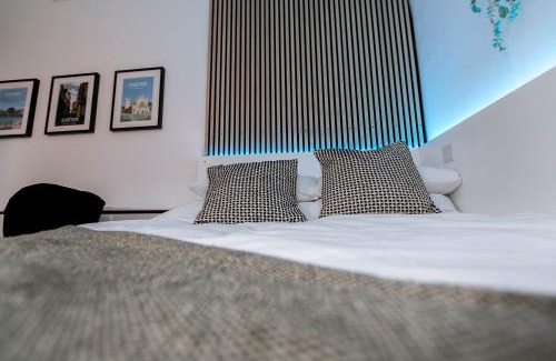 Exeter Apartamento | Smart Modern Studio With Free Parking, Wifi, Close To Town, Hospital, Uni, Quiet Area, Contact For Best Prices