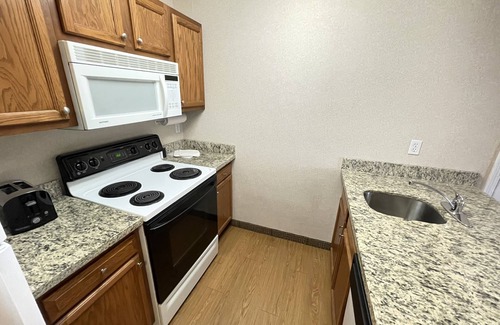 South Burlington Hotel | Smart Suites, Ascend Hotel Collection