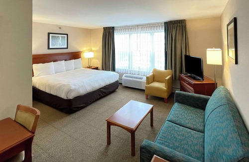 South Burlington Hotel | Smart Suites, Ascend Hotel Collection