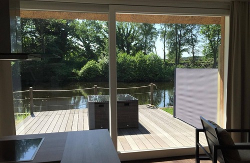 Bad Zwischenahn Apartamento | SmartFewo: Sonnenglut | Seeterrasse | Sauna | Park - Residence by the small sea