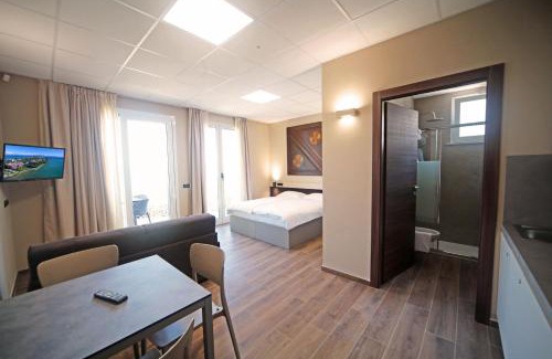 Sirmione Apartamento | Smeraldo dip Villa Canneto