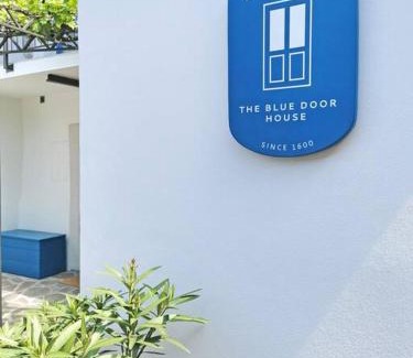 Sempas Casa | Smetova - The Blue Door House