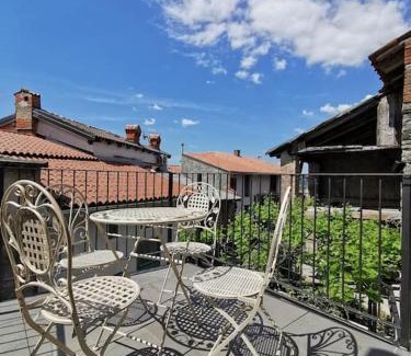 Sempas Casa | Smetova - The Blue Door House