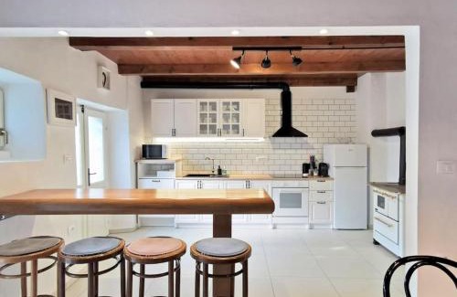 Sempas Casa | Smetova - The Blue Door House