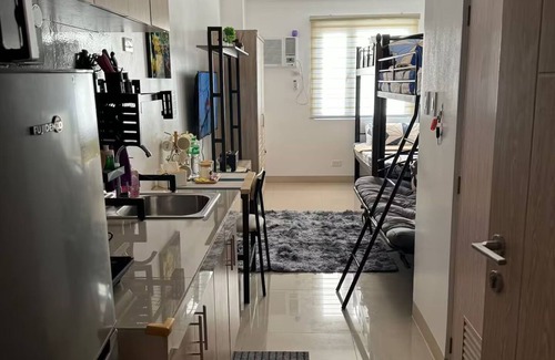 Dasmarinas Condominio | SMG Cozy Studio @ Green 2 - Wi-Fi, Netflix & Pool!