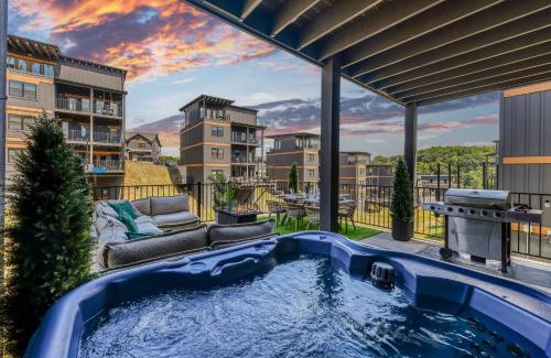 Sevierville Chalet De Esquí | Smith Creek Resort - 5 Bedrooms 20 Guest - Indoor Pool - Resort Amenities