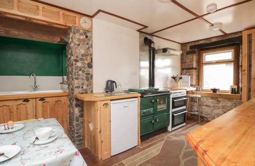 Welton Casa | SMITHY COTTAGE, family friendly, character holiday cottage in Dalston