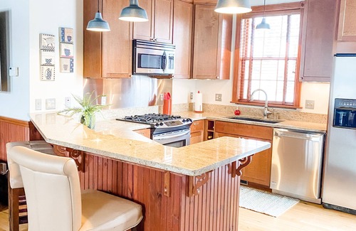 Traverse City Apartamento | Victorian Carriage House se encuentra con Urban Loft