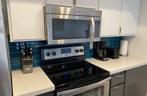 Twin Palms Condominio | SmokeTree Raquet Club: ¡Nuevo listado! Las mejores vistas en el complejo!