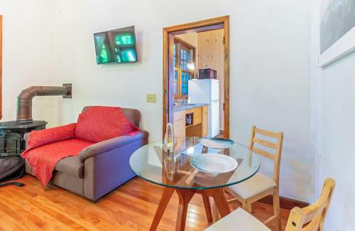 Almond Casa | Smokey Mountain Getaway