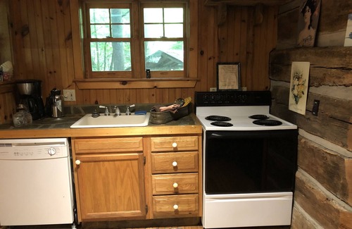 Sevierville Cabina | Smokey Mtn. Romantic Handcrafted Cabins