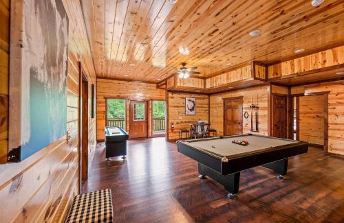 Caton Casa | Smokey’s Paradise by AvantStay Sleeps 22 Pool