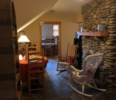 Pigeon Forge Apartamento | Smokies Bed and Breakfast - Evergreen Cottage Inn