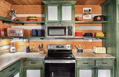 Sevierville Casa | Smokies Getaway with Fire Pit Game Room & Hot Tub