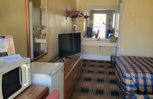 Kodak Hotel | Smokies Motel