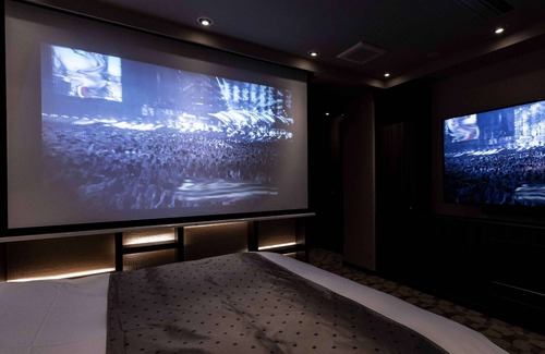 Hiroshima City Centre Hotel | Smoking King double room with latest karaoke wi / Hiroshima Hiroshima