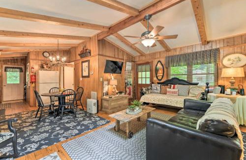 Franklin Casa | Smoky Mountain Cottage with Lanai and Mtn Views