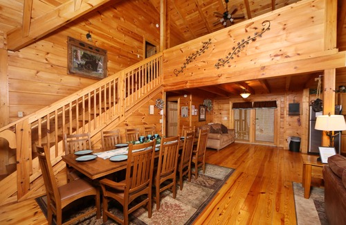 Gatlinburg - Pigeon Forge Cabina | Smoky Mountain Getaway - Five Bedroom Cabin