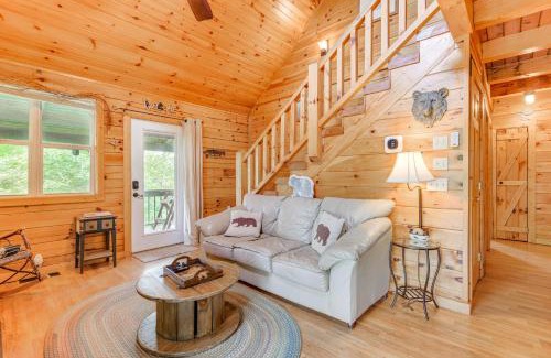 Hartford Casa | Smoky Mountain Log Cabin Close to Rafting!