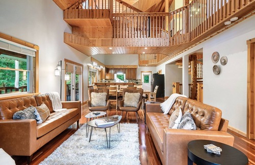 Cosby Cabina | Smoky Mountain Wellness Retreat Zen Oasis SpaHotTub-pool table - DOGS-VIEWS