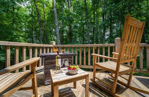 Cullowhee Casa | Smoky Mtn Cabin in Cashiers and Highlands Area