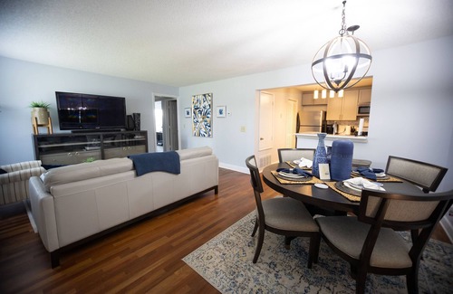 Lindridge-Martin Manor Condominio | Smooth 2/2 Condo in Buckhead, centrally located!