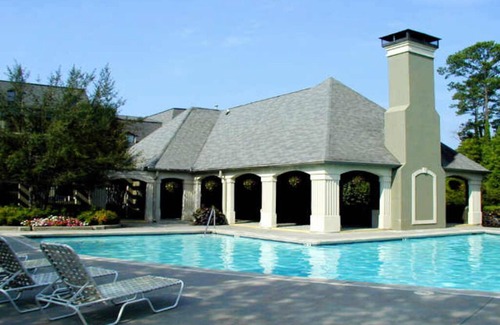 Lindridge-Martin Manor Condominio | Smooth 2/2 Condo in Buckhead, centrally located!