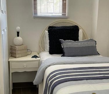 Umtentweni Apartamento | Smooth Sailing Unit -Ebbtide Beach House