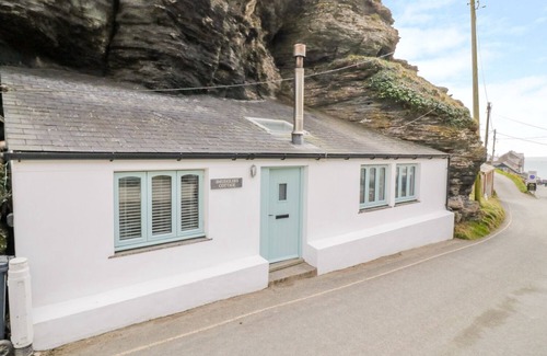 Trebarwith Strand Cabaña | Smugglers Cottage