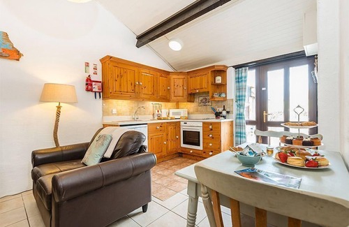 Whitchurch Canonicorum Cabaña | Smugglers Cottage - Logburner, piscina cubierta, spa, acceso a la sauna, Alpacas! - Capacidad para 2 personas en 1 cama