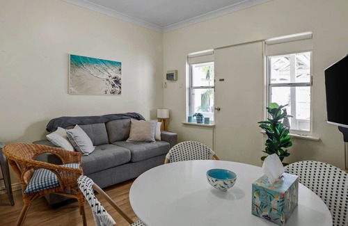 Victor Harbor Apartamento | 'Smugglers no 11' - swimming pool + heart of Victor Harbor + beach!