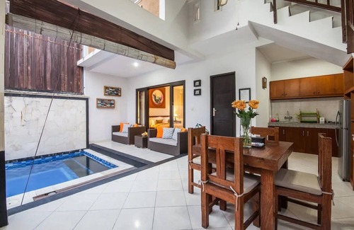 Legian City-Centre Villa | SMV. 4-BR · ❤️4BR Pool Prime Area Caminar a la playa N Tiendas Legian