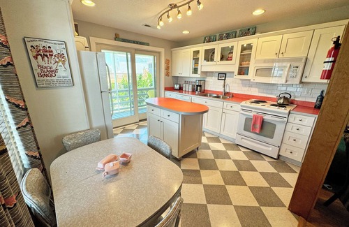 South Nags Head Casa | SN10247 - Oceanside with 2 BR's, Front porch ocean view, easy beach access!