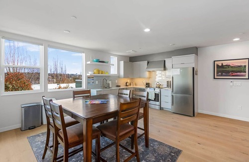 East Queen Anne Apartamento | Snape's Sanctum of Shadows Sweet Suite