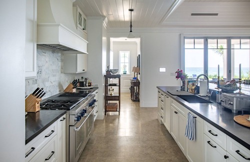 Governor's Harbour Casa | Snaresbrook Manor 8 Bedroom Home