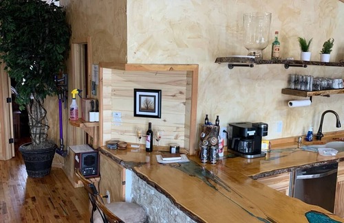 Northeast Heights Casa | SneakAway in Albuquerque
