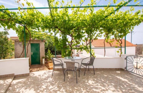 Dvornica Casa | Snježana by Interhome