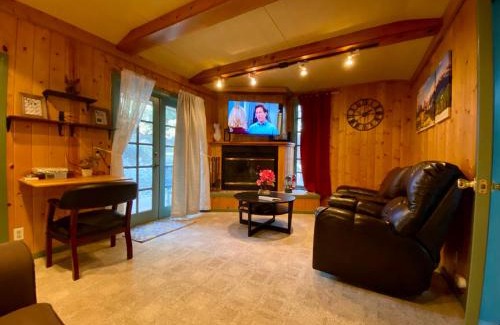 Green Valley Lake Casa | Snow Bunny Cottage, Pets Welcomed!