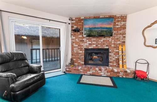 Summit Estates Casa | Snow Summit Getaway - Walk to Snow Summit Ski Resort