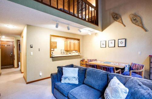 Glacier Casa | Snowater Condo 59 - A Great Family Condo With a Cabin Feel