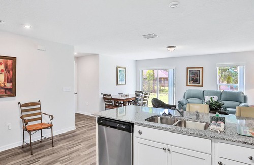 Indian Trails Casa | Snowbird & Family-Friendly Home with Central AC & WiFi - Near the Beach!