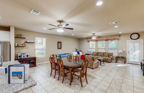 Scenic Oaks Casa | Snowbird-friendly home with private hot tub, foosball, air hockey, grill, patio